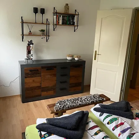 Grosszuegige 4-zimmer-wohnung In Bis Zu 12 Personen *