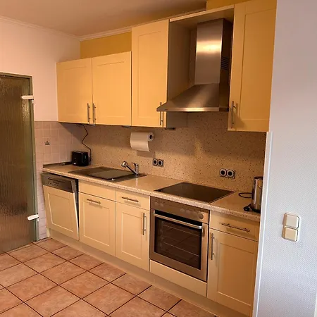 Апартаменты Grosszuegige 4-zimmer-wohnung In Bis Zu 12 Personen