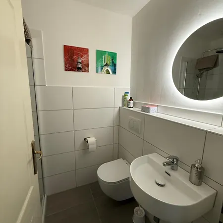 Апартаменты Grosszuegige 4-zimmer-wohnung In Bis Zu 12 Personen *